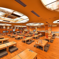 ご利用人数に応じて最大120名様までをフロア貸切可能な大広間。