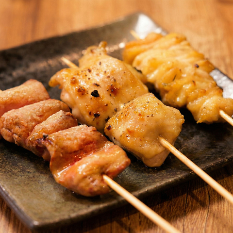宮崎の厳選食材と炭火焼鳥。賑やかな宴会から大切な方とのひと時まで◎
