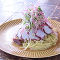 料理メニュー写真 明石産蒸し蛸と九条ネギのジェノヴェーゼ