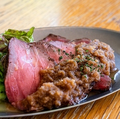 自家製イチボのローストビーフ シャリアピンソース