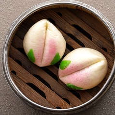 ハスの実餡の桃饅頭（１個）