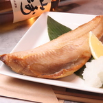 看板メニューの脂がのった絶品ほっけは大人気！脂がのった肉厚ほっけを香ばしく焼き上げました。