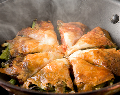 黒豚とキムチのチーズチヂミ