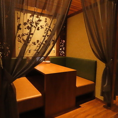 まったり寛げる空間をご用意しております♪リゾート気分を味わえるバリ風の席は、半個室なのでデートや女子会、お子様連れでも安心です♪女子会や仲間内の歓送迎会にぴったり!