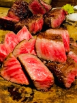 九州各地から厳選して仕入れた最高級A5のお肉を贅沢にステーキで♪♪
