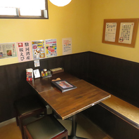テーブル席でくつろぎの時間を♪