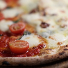 ハーフ＆ハーフPIZZA マルゲリータとクワトロ