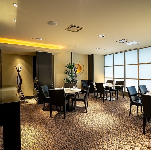 中国の邸宅を彷彿とさせるノーブル＆モダンな空間で、体にやさしい本格広東料理