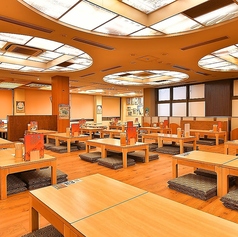 お子様にも安心なお座敷席。