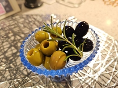 オリーブ2種盛り