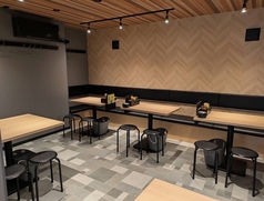清潔感あるテーブル席(２～４名様)