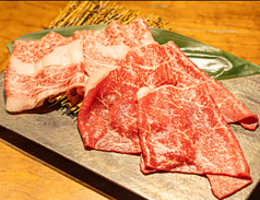 特撰　黒毛和牛　赤身（うちもも）100ｇ