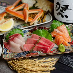新鮮な魚介を厳選し、素材の持つ旨みをそのまま味わえる刺身。