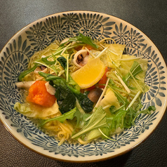 ヤリイカと春野菜レモン添えの写真