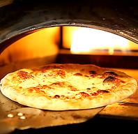 窯で焼き上げた手作りピッツァが自慢！