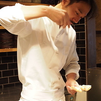 比内地鶏に拘った一本を備長炭でじっくりと。