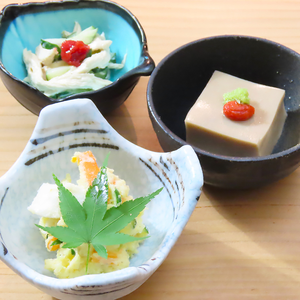 繊細な味わいの料理は見た目も鮮やか。季節の食材を活かし、日本食の良さを存分に感じられる料理です