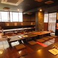 開放感溢れる広々としたお座敷席！！人数に合わせてご利用出来る半個室のお席もございますので、シーンに合わせてお使い下さい！