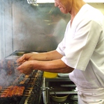 一本、一本心を込めて焼きあげます！明治二十一年創業以来変わらぬ伝統の味をお楽しみください。