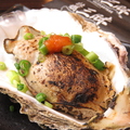 料理メニュー写真 炙り生牡蠣〈一ヶ〉