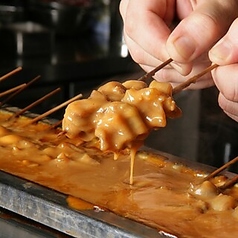 とろとろに煮込んだ、どて焼きと、豊富な串かつで1杯☆