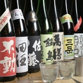 厳選された日本酒・焼酎は全部で40種類。料理を彩る様々なお酒たち。お酒好きにはたまらない本格焼酎・日本酒を取り揃えております。飲み比べれば、それぞれの味の違いが楽しめます♪