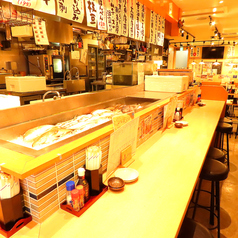 おひとり様の晩酌やサク飲みにおすすめのカウンター席をご用意しています♪