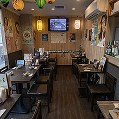 ぬくもりのあるテーブル席でごゆっくりお過ごしください。カジュアルにご利用頂けます♪