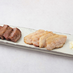 熟成牛タン・豚ロース食べ比べ