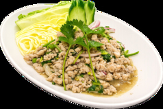 ラープガイ(鶏ひき肉の香草サラダ)
