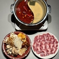 料理メニュー写真&nbsp;火鍋セット(ラム肩ロース×木の子ざんまい)