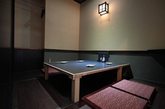 4名様までゆっくりと使える完全個室のお席です。個室を繋げて最大12名様までご利用可能です。