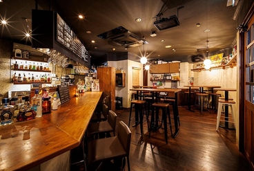 コマツ COMATSU Kitchen&bar 大名店の雰囲気1