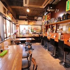 4名様からご利用いただけるテーブル席は、繋げて中規模の宴会にも対応。お店丸ごと貸切なら、周りを気にせず仲間内だけで賑やかに「スパイス宴会」を満喫いただけます!