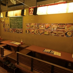 掘りごたつのテーブル席です。