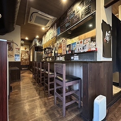 大人気◎カウンターあります！店主とお話をしながらお食事を楽しむ事ができます。