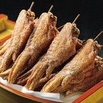 カリッと旨いジューシーな手羽いちず名物の手羽先！何本でも食べれちゃう中毒性のある自慢の味！