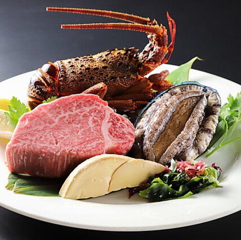 新宿三丁目の大人の隠れ家。特撰黒毛和牛ステーキの鉄板焼きで贅沢なひと時を是非…