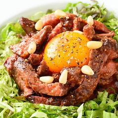 熟成肉ユッケ仕立て