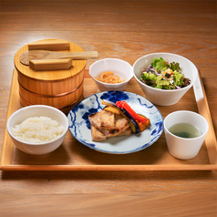 春のおすすめ洋食セット（おひつごはん・小鉢・ミニサラダ・スープ付）