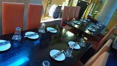 6名様までのテーブル席が2席。最大12名。