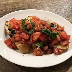 フレッシュトマトとバジルのブルスケッタ