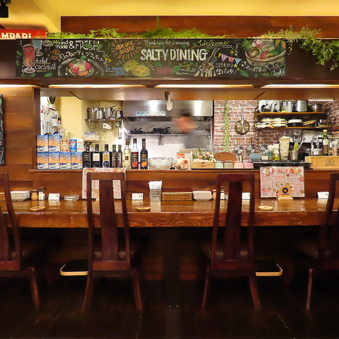 お洒落な雰囲気でビストロ料理が楽しめるお店『串揚オイルマルシェ』の姉妹店
