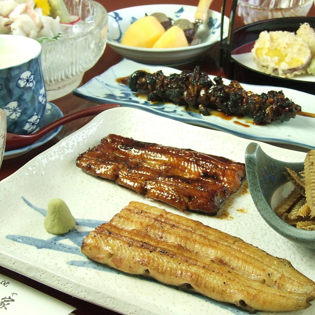 うなぎを贅沢に使用した「うなぎづくしコース」。ミニ13,000円～☆今年は美味しいうなぎでご宴会を！