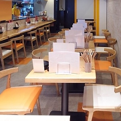 2名様掛けのテーブル席をご用意しております。