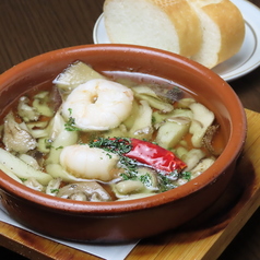 マッシュルームと海老のアヒージョ