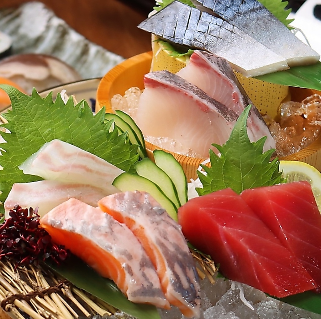 お刺身は厚切りに切って超新鮮！