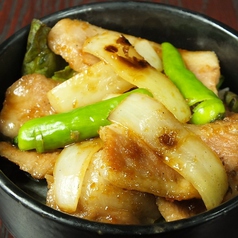 栗駒カテキン豚の生姜焼き丼