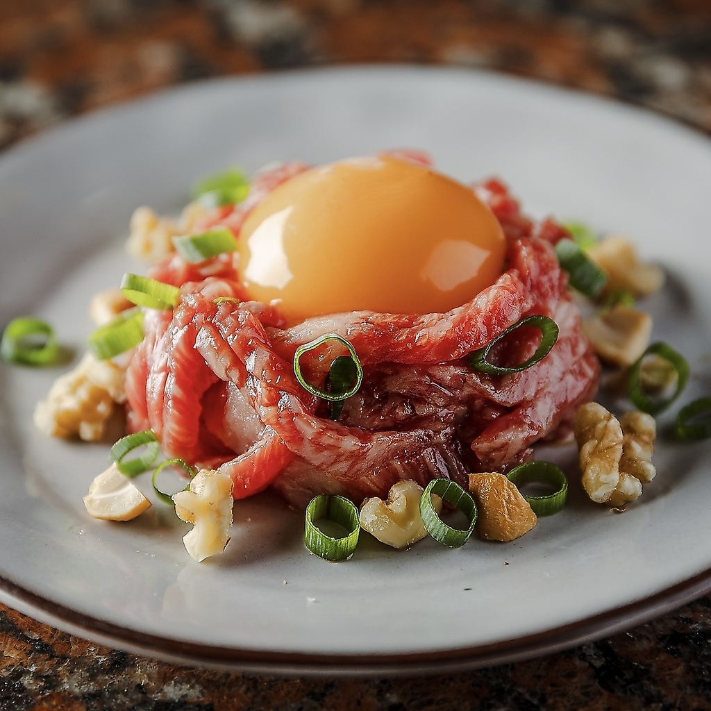 焼肉だけでなく和牛ユッケ・和牛カルパッチョなどのアラカルトメニューも豊富にご用意しています。