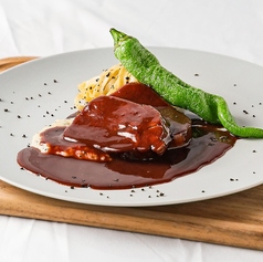 【9月おすすめ】仔牛タンの赤ワイン煮 トリュフと"きたあかり″のマッシュポテト添え